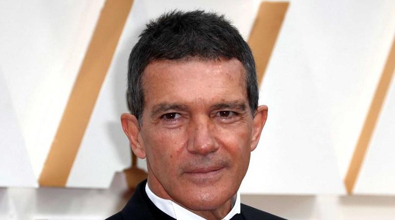 Antonio Banderas says he's tested positive for COVID-19