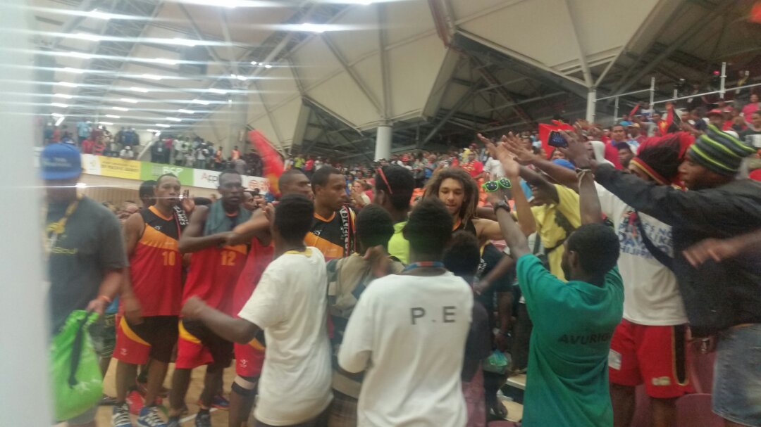 Crowd congratulate PNG players after win