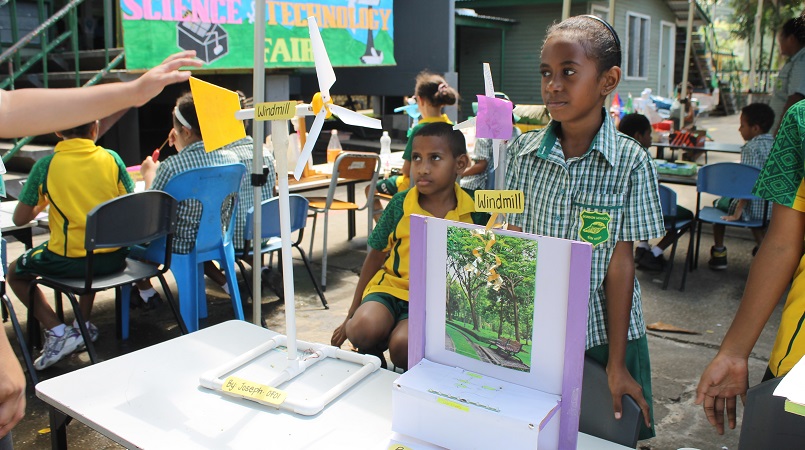 students showcase project at fair