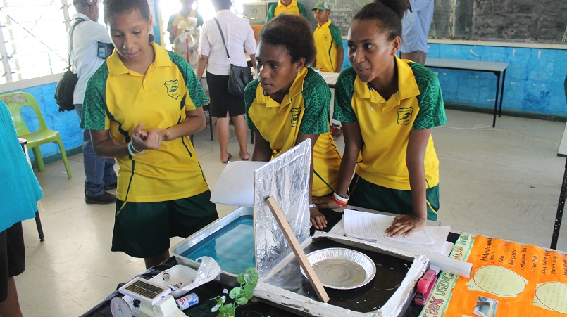 students showcase project at fair