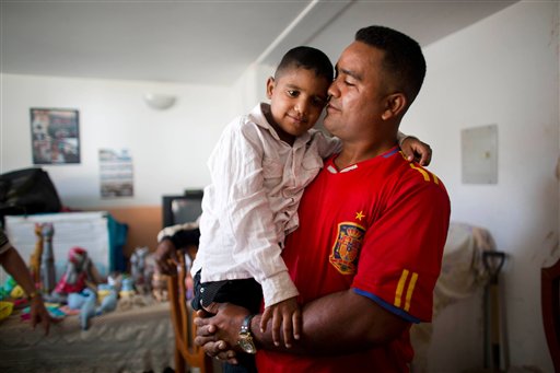 Yin Carlos and his father Jean Carlos Fernandez, who donated part of his liver to save his son&#039;s life