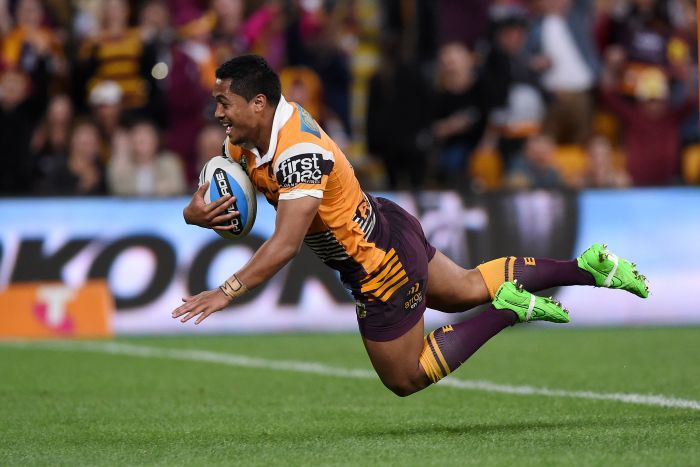 Milford dives over for try against Cowboys
