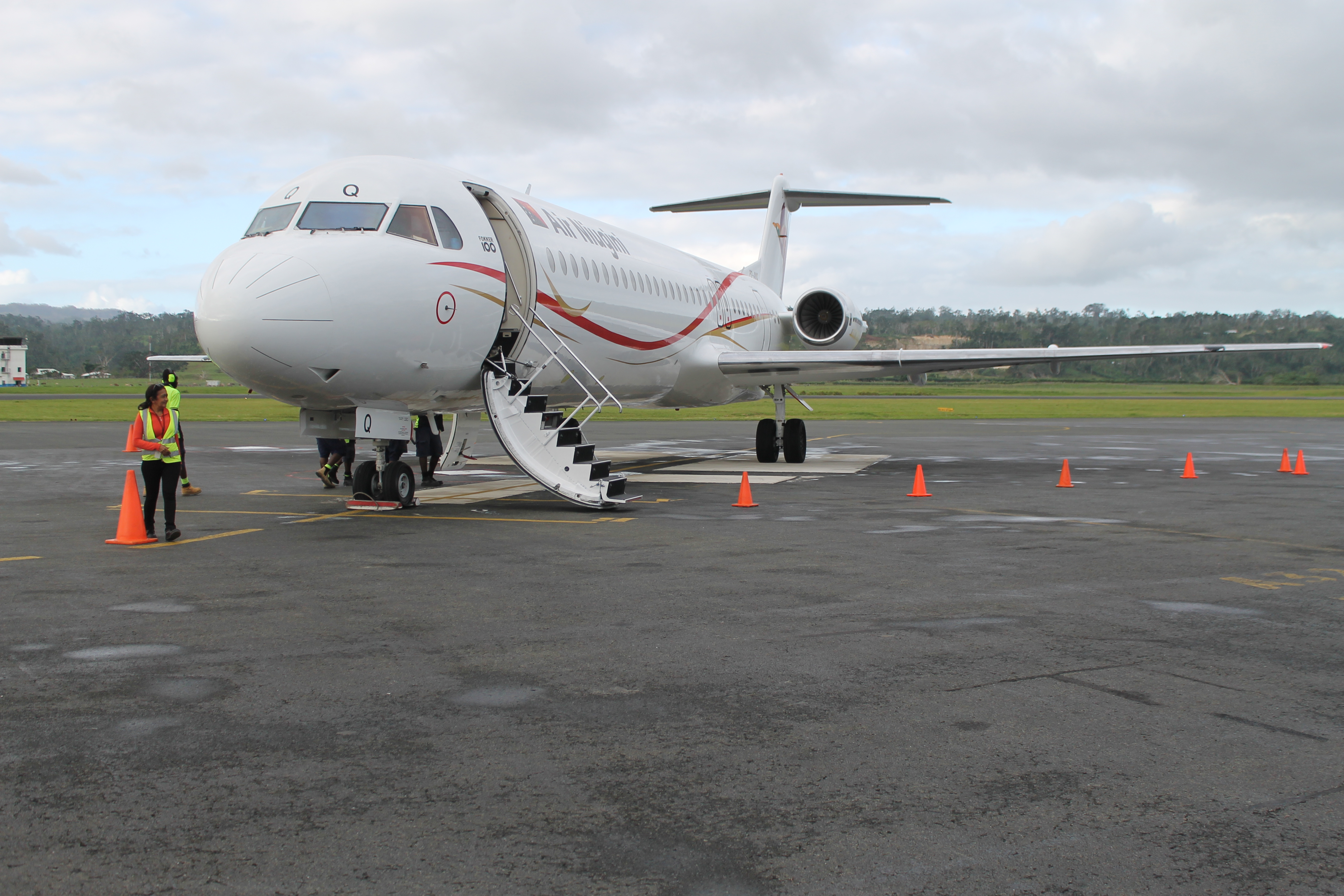 Arrival of Air Niugini F100 at Port Vila