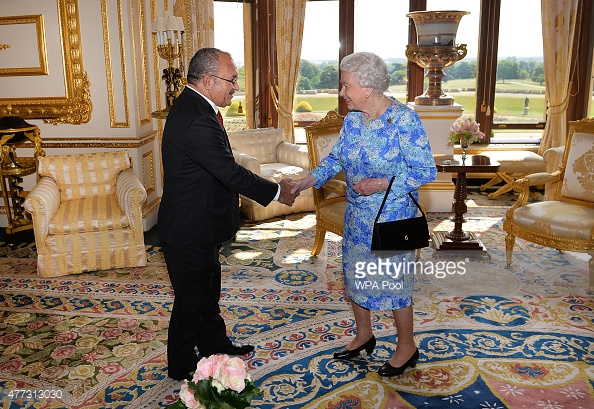 PM O&#039;Neill meets with Her Majesty Queen Elizabeth II. Picture by Getty Images